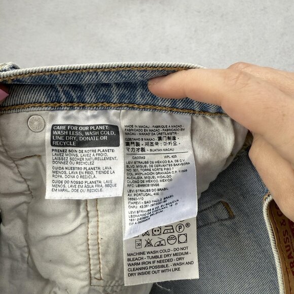 Levis 501 Shorts Womens 32 Blue High Rise Distressed Denim Cut Off Raw Hem - Picture 6 of 9